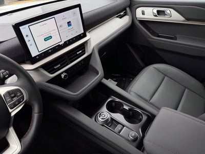 2027 Ford Explorer Active w/2nd Row Bench Seat