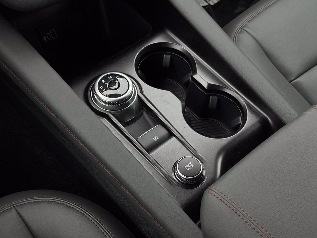 2027 Ford Explorer Active w/2nd Row Bench Seat