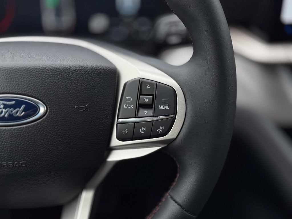 2027 Ford Explorer Active w/2nd Row Bench Seat