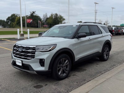 2027 Ford Explorer Active w/2nd Row Bench Seat