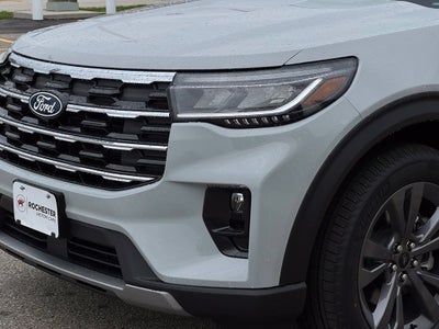 2027 Ford Explorer Active w/2nd Row Bench Seat