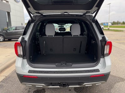 2027 Ford Explorer Active w/2nd Row Bench Seat