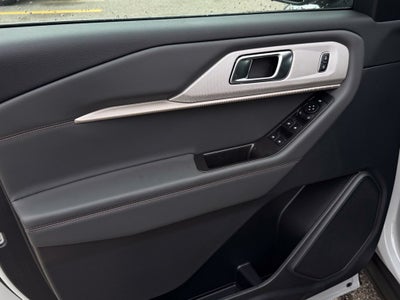 2027 Ford Explorer Active w/2nd Row Bench Seat