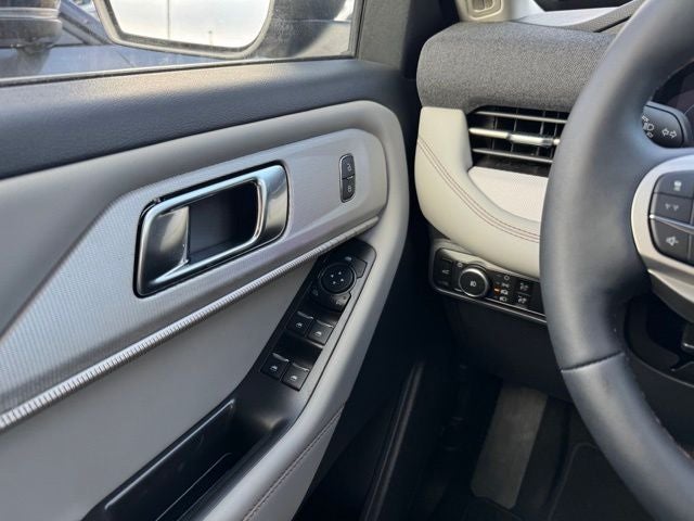 2026 Ford Explorer Active w/Heated Steering Wheel + 20" Wheels