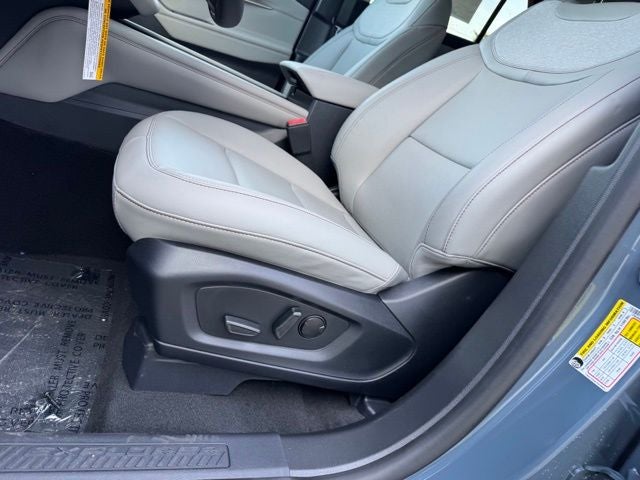 2026 Ford Explorer Active w/20" Wheels + Heated Steering Wheel