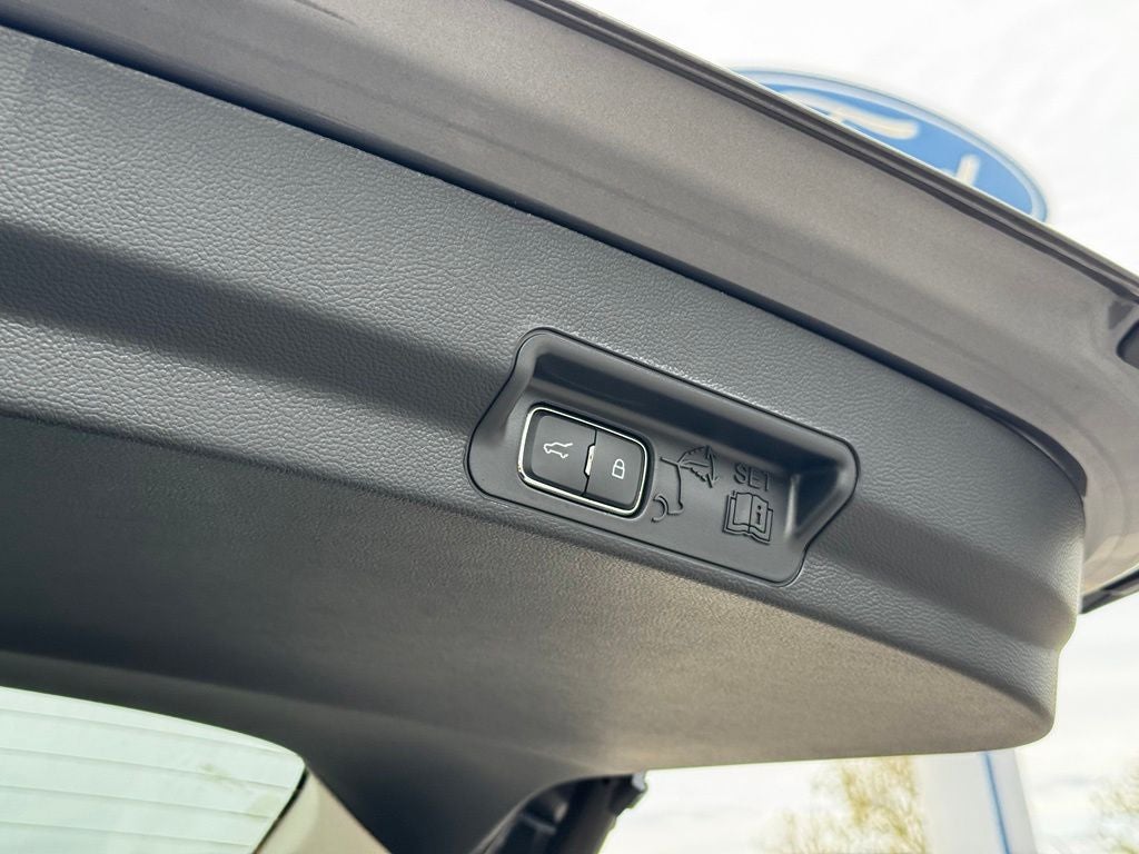 2026 Ford Explorer Active w/Heated Steering Wheel + Glass Roof