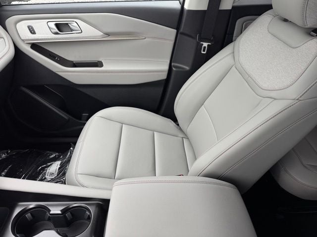 2026 Ford Explorer Active w/Heated Steering Wheel + 20" Wheels
