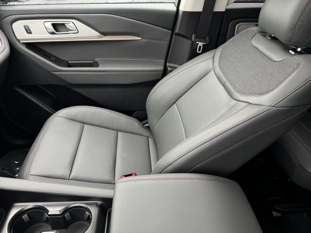 2026 Ford Explorer Active w/Fixed Glass Roof + Heated Steering Wheel
