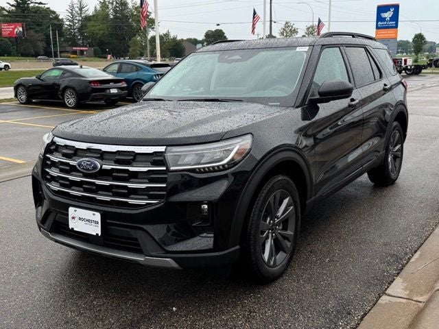 2026 Ford Explorer Active w/Fixed Glass Roof + Heated Steering Wheel