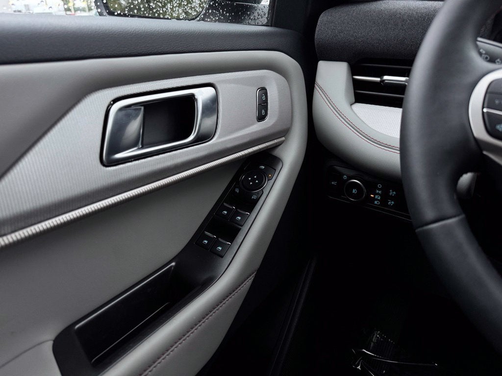 2026 Ford Explorer Active w/Heated Steering Wheel