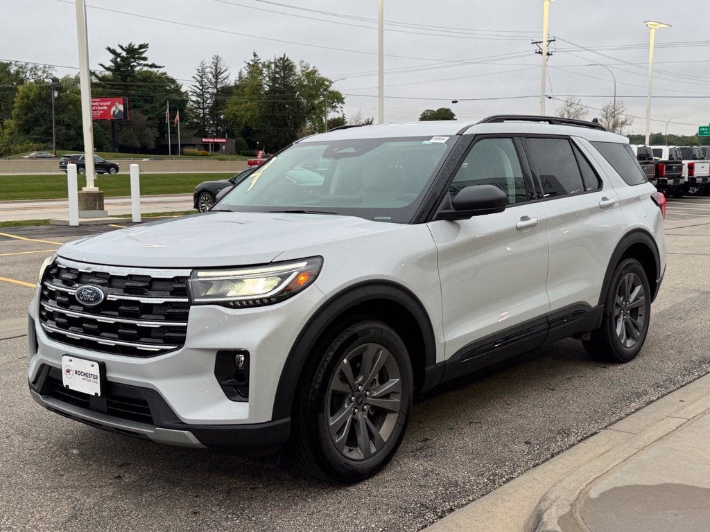 2026 Ford Explorer Active w/Heated Steering Wheel