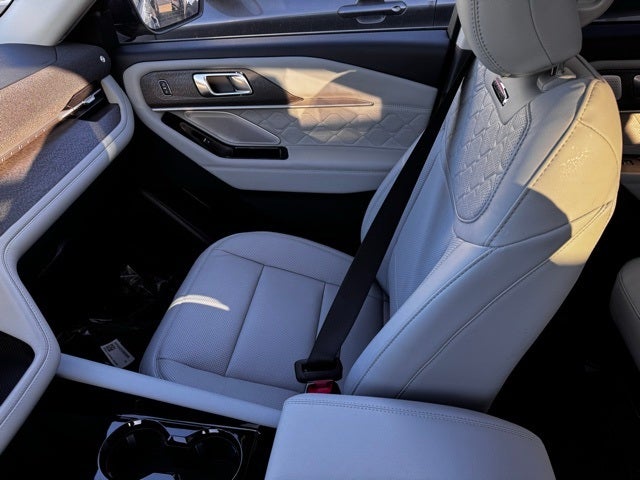 2026 Ford Explorer Platinum w/Glass Roof + Keyless Entry Keypad