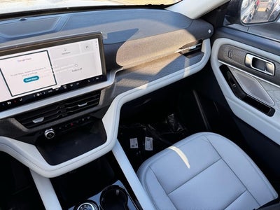 2026 Ford Explorer Platinum w/Glass Roof + Keyless Entry Keypad