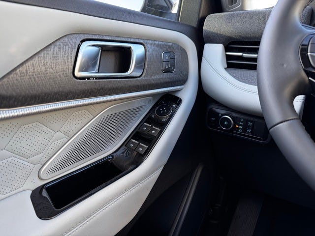 2026 Ford Explorer Platinum w/Glass Roof + Keyless Entry Keypad