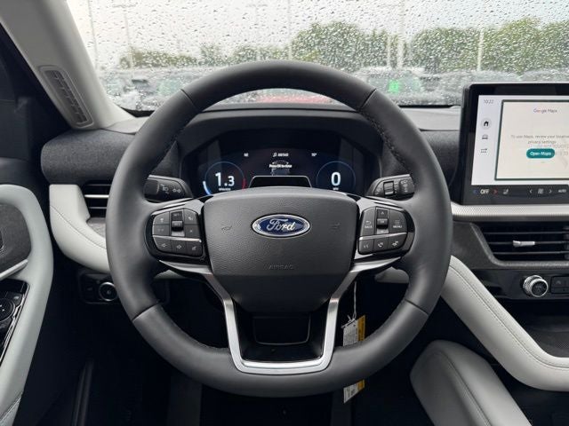 2026 Ford Explorer Platinum w/Fixed Glass Roof + 21" Wheels