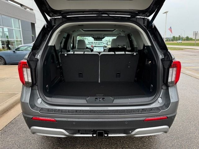 2026 Ford Explorer Platinum w/Fixed Glass Roof + 21" Wheels