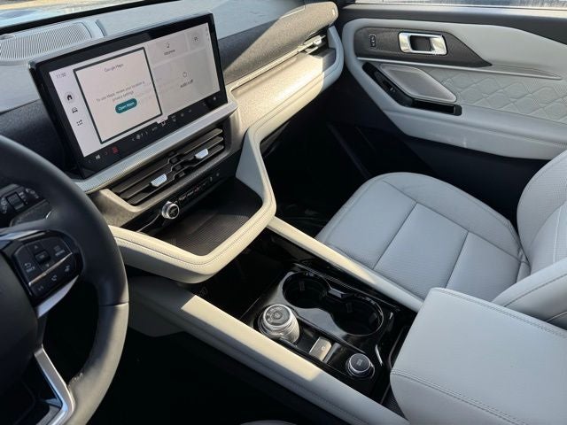 2026 Ford Explorer Platinum w/Glass Roof + Massaging Seats