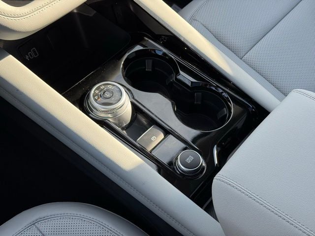 2026 Ford Explorer Platinum w/Glass Roof + Massaging Seats