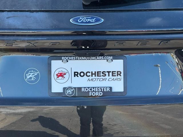 2026 Ford Explorer Platinum w/Glass Roof + Massaging Seats