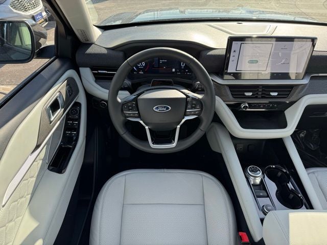 2026 Ford Explorer Platinum w/Glass Roof + Massaging Seats