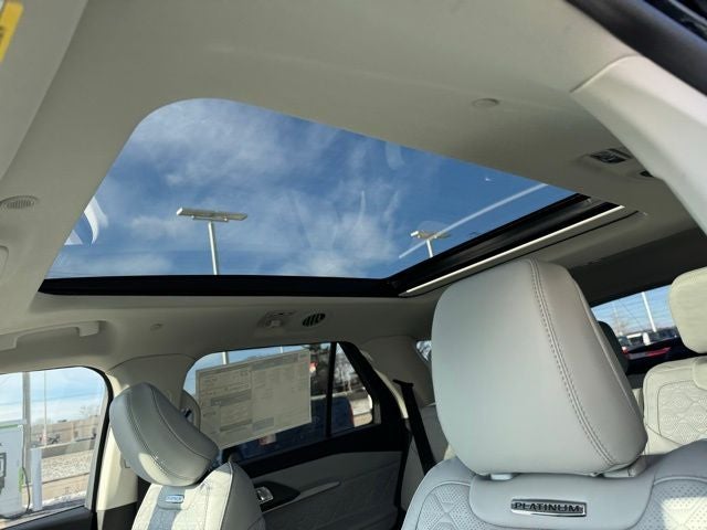 2026 Ford Explorer Platinum w/Glass Roof + Massaging Seats