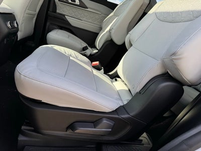 2026 Ford Explorer Platinum w/Glass Roof + Massaging Seats