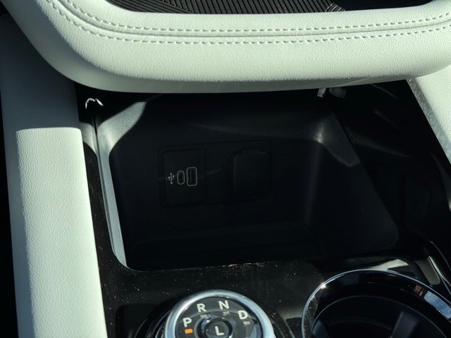 2026 Ford Explorer Platinum w/Glass Roof + Massaging Seats