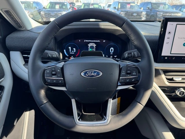 2026 Ford Explorer Platinum w/Glass Roof + Massaging Seats