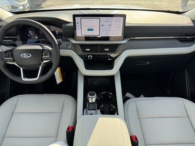 2026 Ford Explorer Platinum w/Glass Roof + Massaging Seats