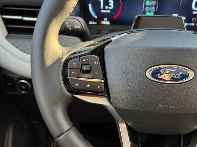 2026 Ford Explorer Platinum w/Fixed Glass Roof + Keyless Entry Keypad