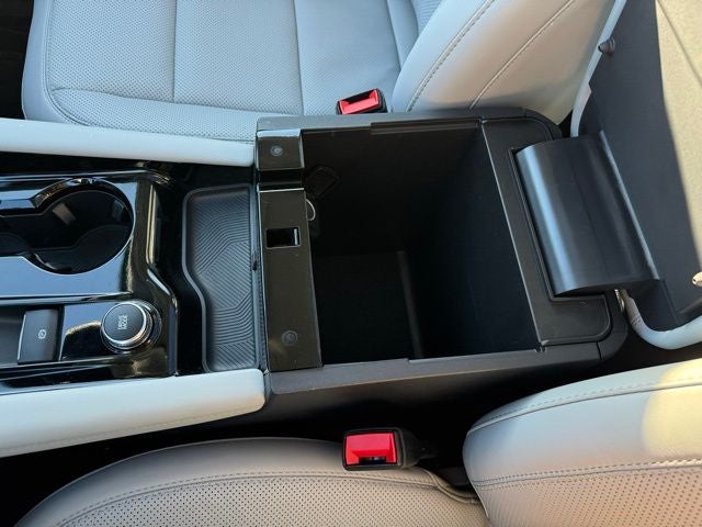 2026 Ford Explorer Platinum w/Glass Roof + Massaging Seats