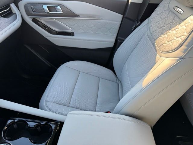 2026 Ford Explorer Platinum w/Glass Roof + Massaging Seats