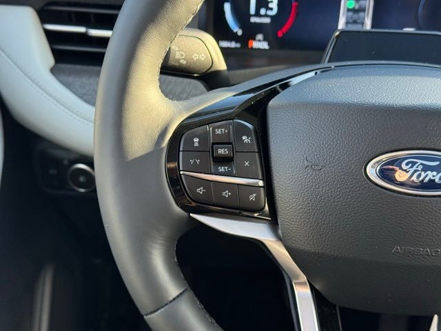 2026 Ford Explorer Platinum w/Glass Roof + Massaging Seats