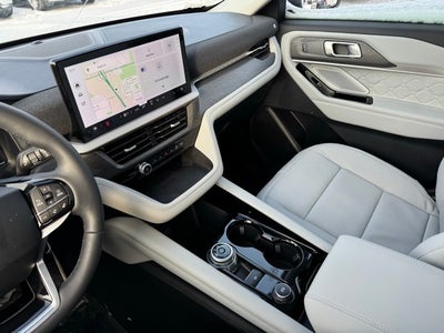 2026 Ford Explorer Platinum w/Fixed Glass Roof