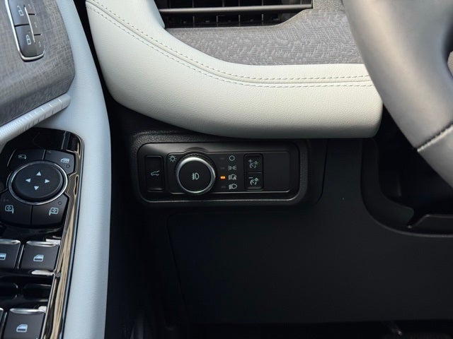 2026 Ford Explorer Platinum w/Fixed Glass Roof