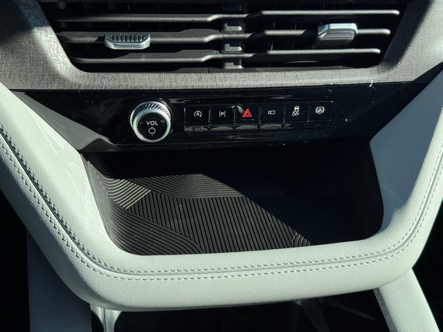 2026 Ford Explorer Platinum w/Glass Roof + Massaging Seats