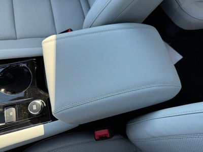 2026 Ford Explorer Platinum w/Glass Roof + Massaging Seats