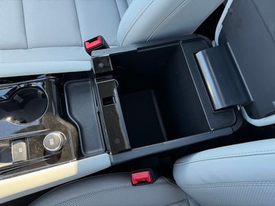 2026 Ford Explorer Platinum w/Glass Roof + Massaging Seats