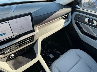 2026 Ford Explorer Platinum w/Glass Roof + Massaging Seats