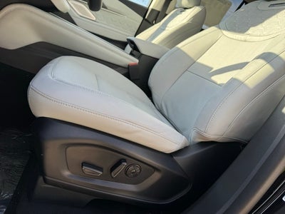 2026 Ford Explorer Platinum w/Glass Roof + Massaging Seats