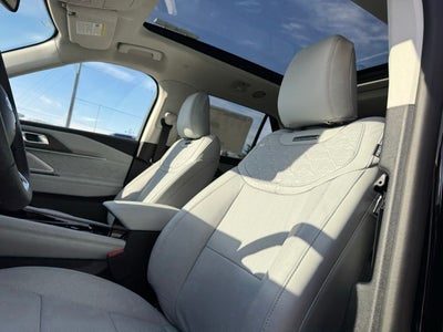 2026 Ford Explorer Platinum w/Glass Roof + Massaging Seats