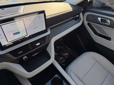 2026 Ford Explorer Platinum w/Glass Roof + Lux Leather Pkg