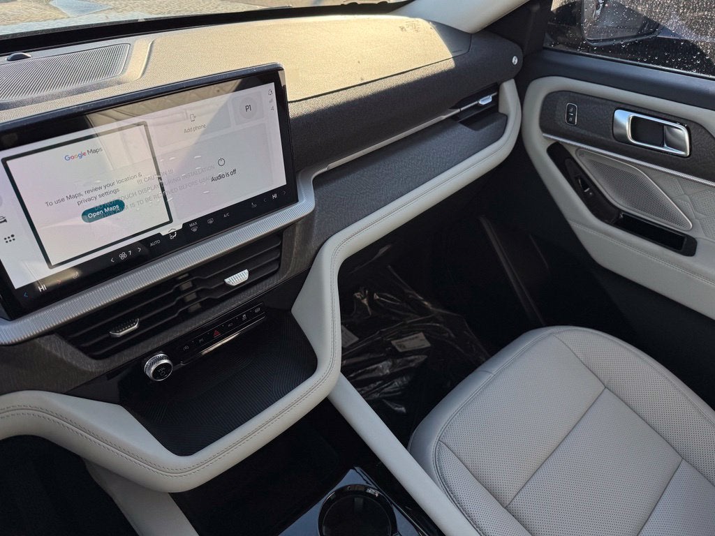 2026 Ford Explorer Platinum w/Glass Roof + Lux Leather Pkg