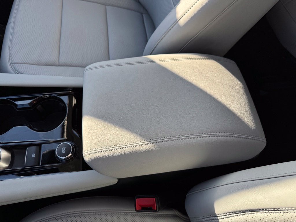 2026 Ford Explorer Platinum w/Glass Roof + Lux Leather Pkg