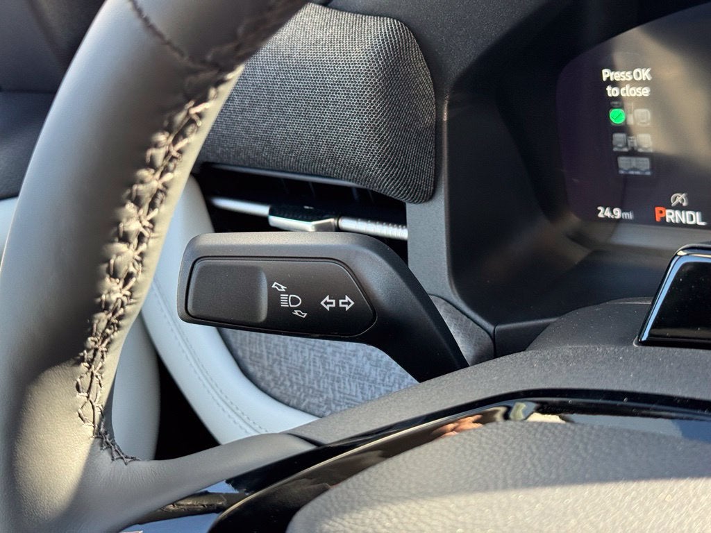 2026 Ford Explorer Platinum w/Glass Roof + Lux Leather Pkg