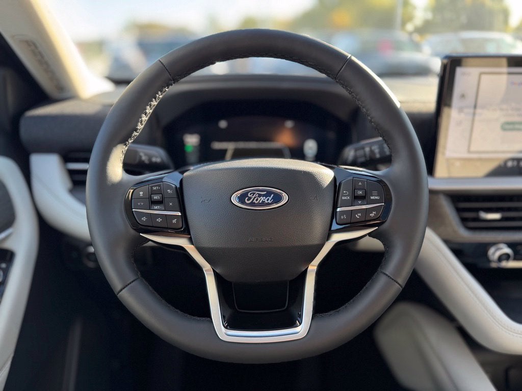 2026 Ford Explorer Platinum w/Glass Roof + Lux Leather Pkg