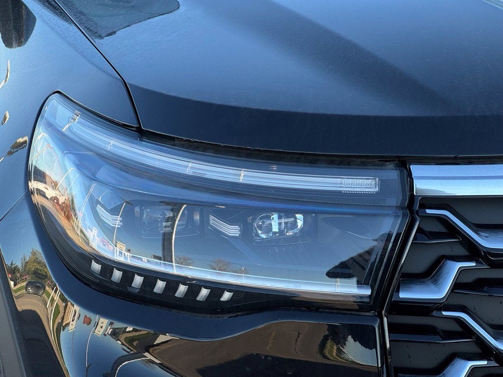 2026 Ford Explorer Platinum w/Glass Roof + Lux Leather Pkg