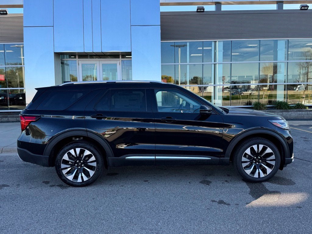 2026 Ford Explorer Platinum w/Glass Roof + Lux Leather Pkg