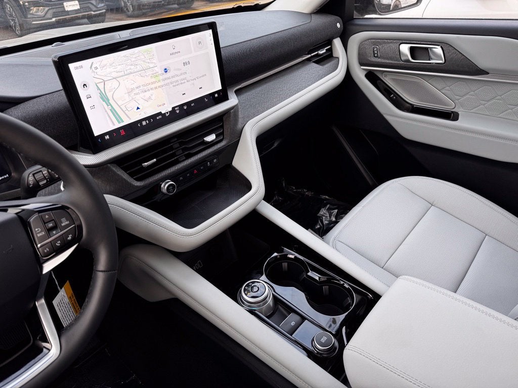 2026 Ford Explorer Platinum w/Glass Roof ++ Lux Leather Pkg