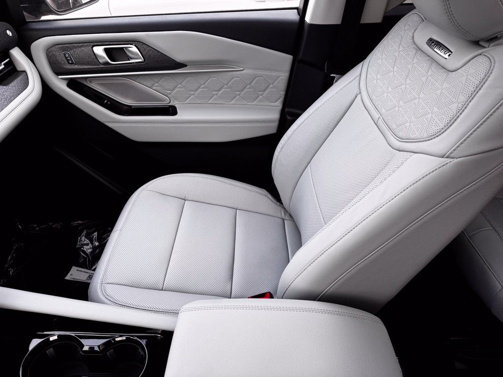 2026 Ford Explorer Platinum w/Glass Roof ++ Lux Leather Pkg